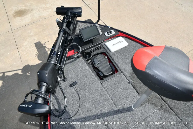 Slide: The Image of 2026 Nitro Z19 XL Pro boat with Garmin equipment. - 15