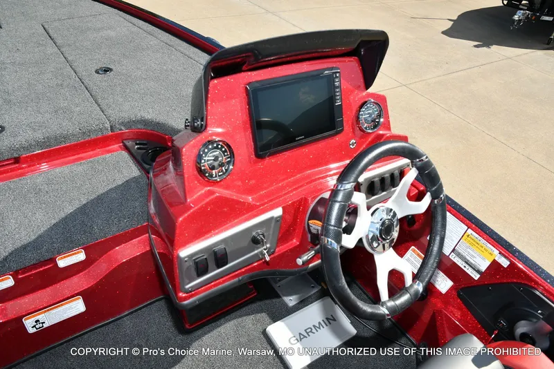 Slide: The Image of Interior view of 2026 Nitro Z19 XL Pro boat cockpit. - 48