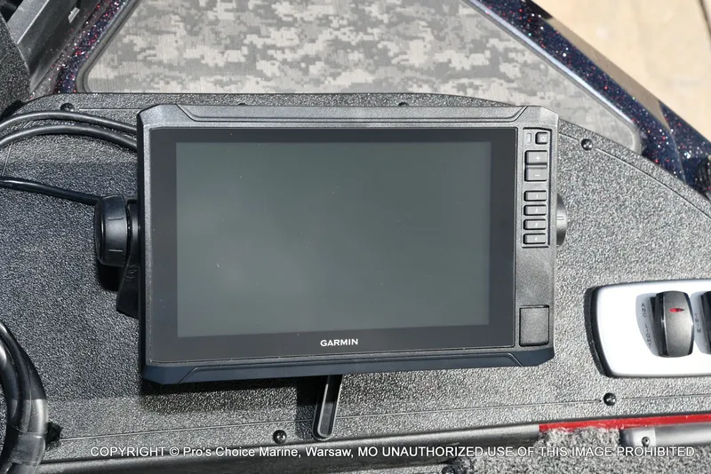 Slide: The Image of Garmin display on Nitro Z19 XL Pro 2026 boat. - 8