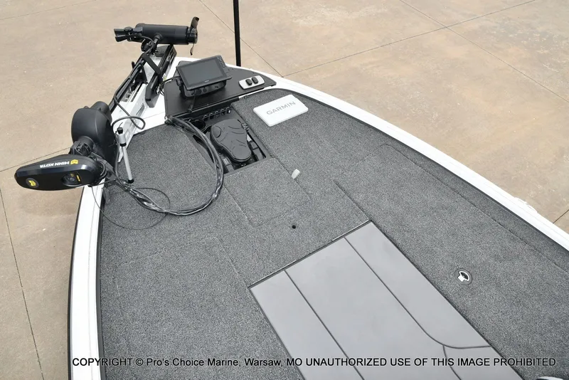 Slide: The Image of 2026 Nitro Z19 XL Pro boat with Minn Kota motor and Garmin electronics. - 11