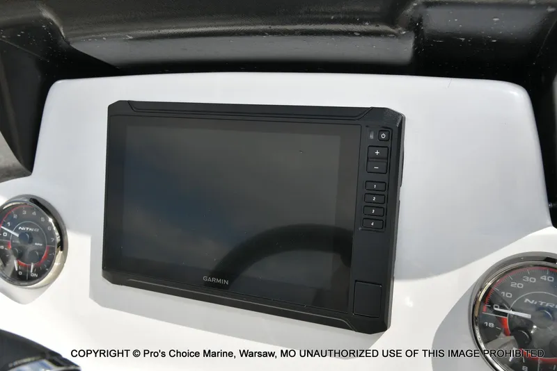 Slide: The Image of Garmin display on Nitro Z19 XL Pro 2026 dashboard. - 27