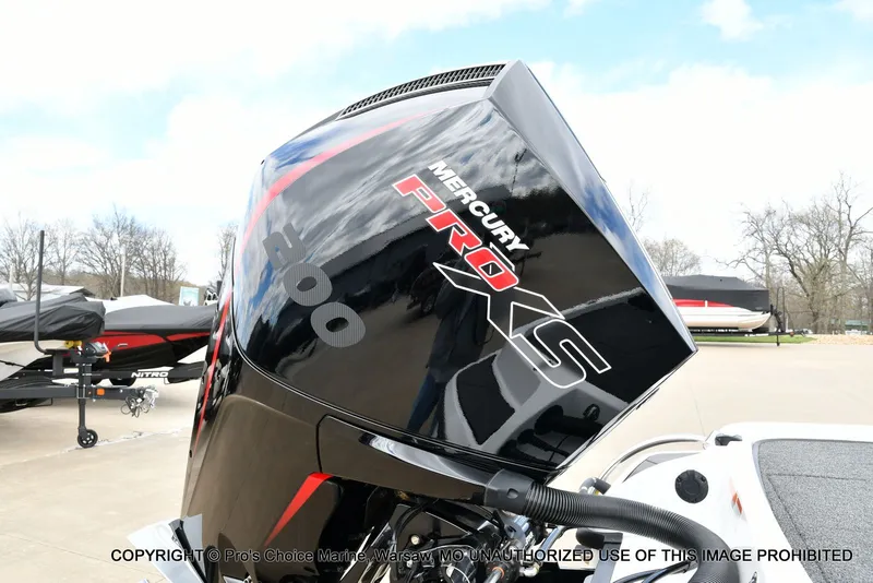 Slide: The Image of Mercury Pro XS engine on Nitro Z19 XL Pro 2026 boat. - 28