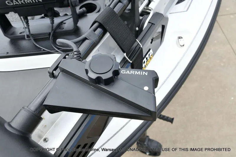 Slide: The Image of Garmin device on Nitro Z19 XL Pro boat, year 2026. - 36