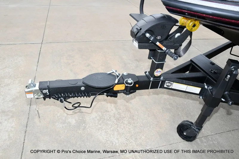 Slide: The Image of Trailer hitch of the 2026 Nitro Z21 XL boat. - 29