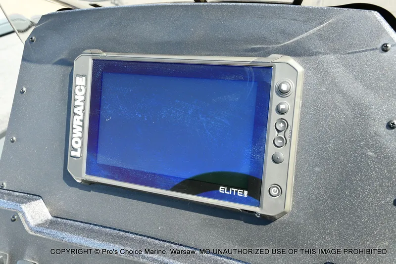 Slide: The Image of Lowrance Elite screen on Ranger Alpha 208 Dual Console 2025. - 40