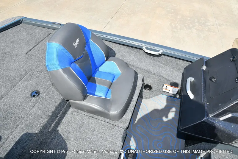 Slide: The Image of Ranger Alpha 208 Dual Console 2025 with blue seat. - 49