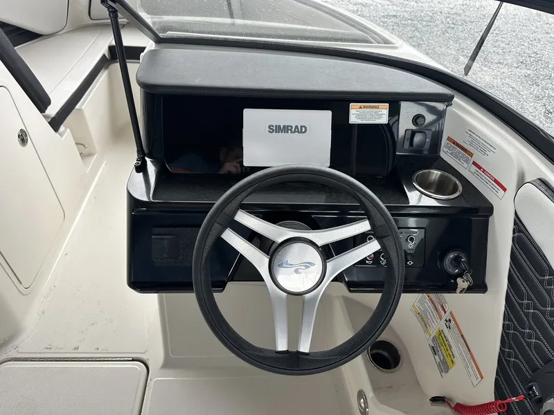 Slide: The Image of Sea Ray SPX 190 Outboard 2025 - 19