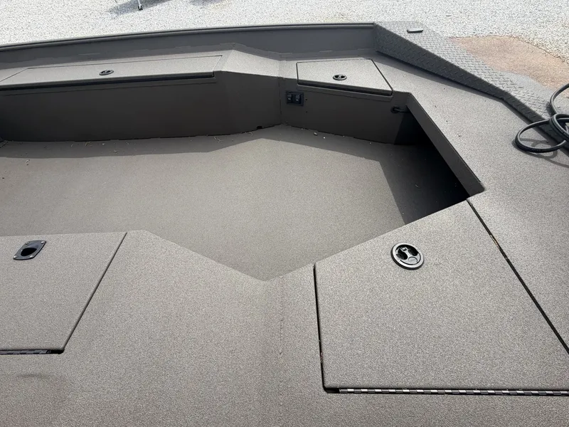 Slide: The Image of Interior of Alweld 756 INVADER boat, model year 2026. - 8