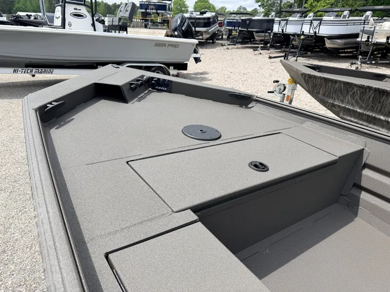 Slide: The Image of Alweld 1648 MARSH TILLER-40 boat, detailed view, 2026 model. - 8