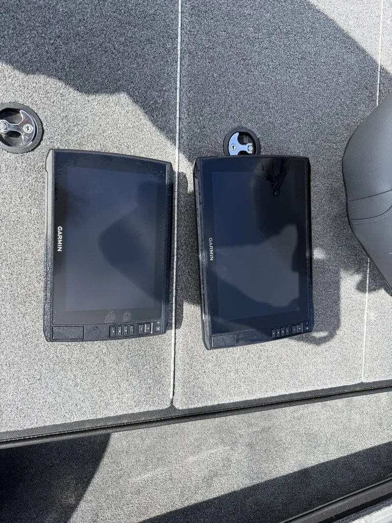 Slide: The Image of Tracker Pro Team 150hp~ garmin live 2025 - 9