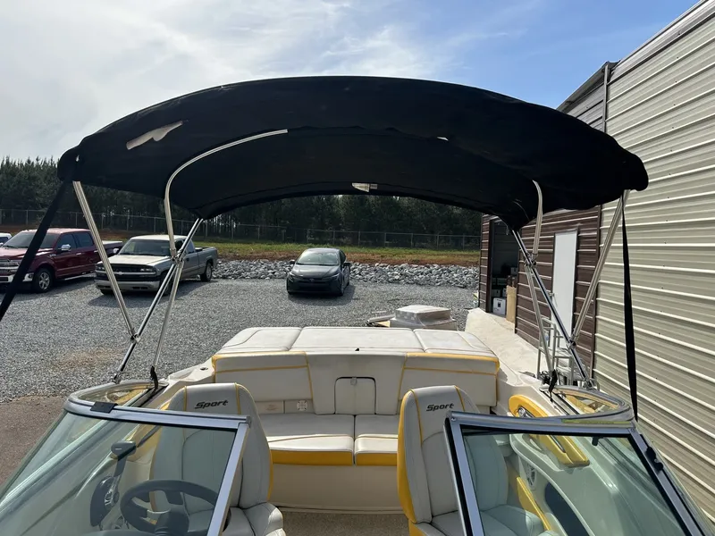 Slide: The Image of Sea Ray 205 Sport 2010 - 10