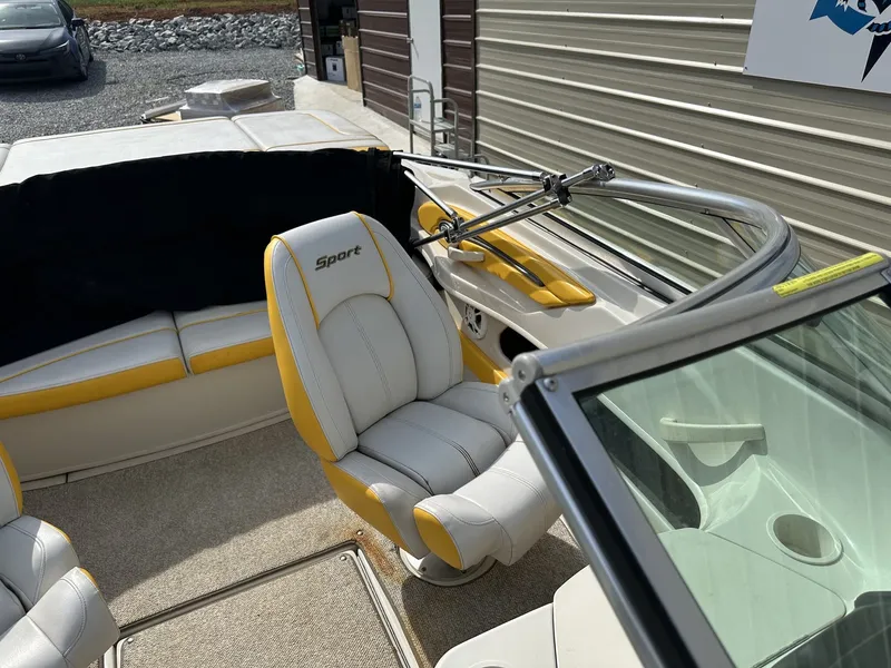 Slide: The Image of Sea Ray 205 Sport 2010 - 3