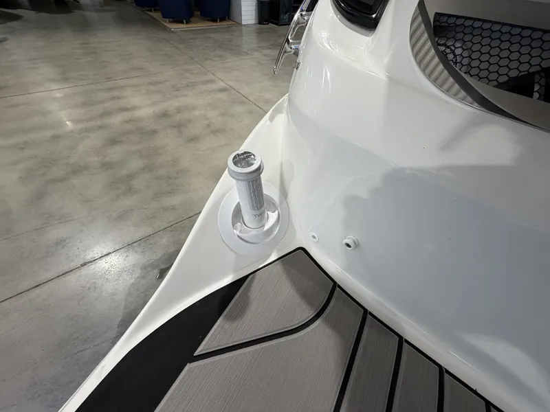 Slide: The Image of Sea Ray SLX 260 Outboard 2027 - 16