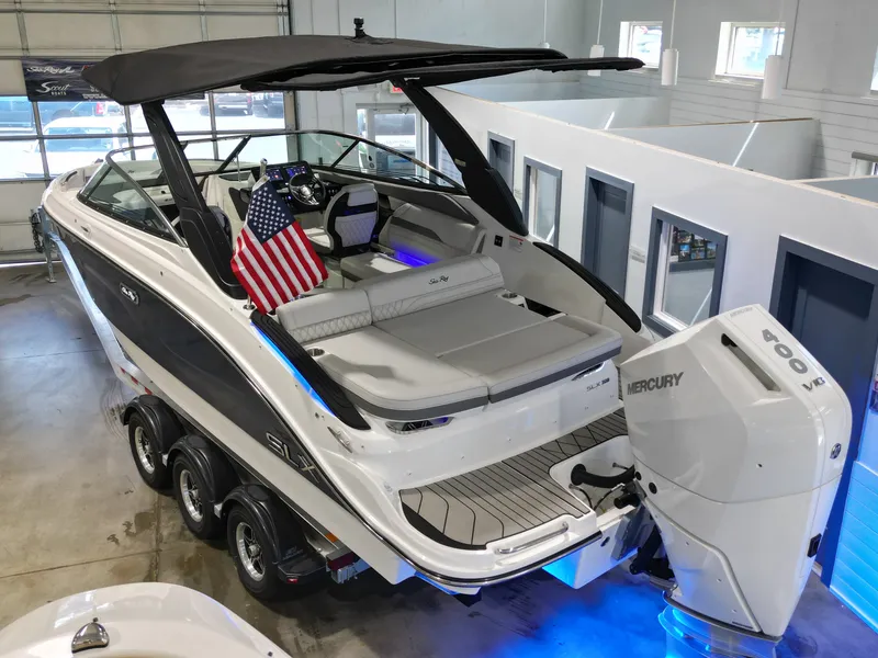 Slide: The Image of Sea Ray SLX 260 Outboard 2027 - 6