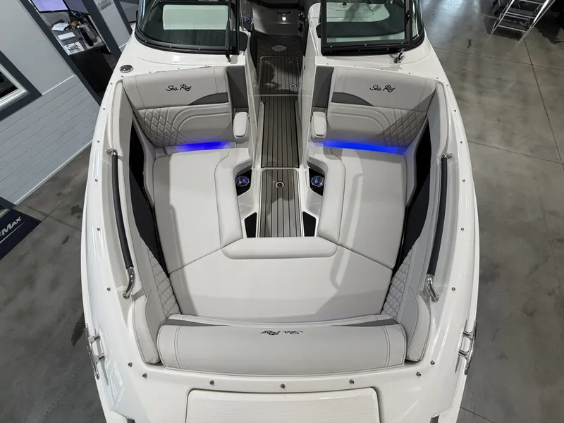 Slide: The Image of Sea Ray SLX 260 Outboard 2027 - 33