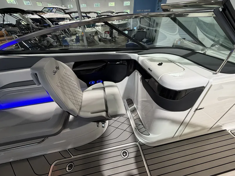 Slide: The Image of Sea Ray SLX 260 Outboard 2027 - 23