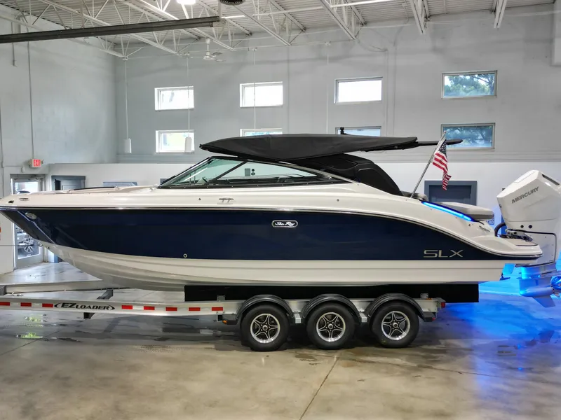 Slide: The Image of Sea Ray SLX 260 Outboard 2027 - 1