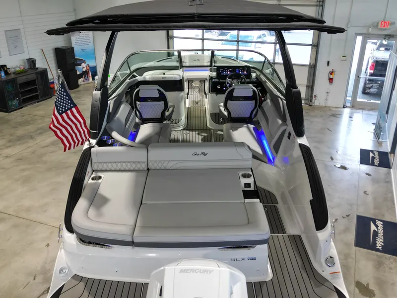 Slide: The Image of Sea Ray SLX 260 Outboard 2027 - 9