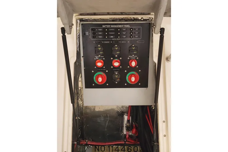 Slide: The Image of Battery management panel on 2003 Meridian 411 Sedan boat. - 61