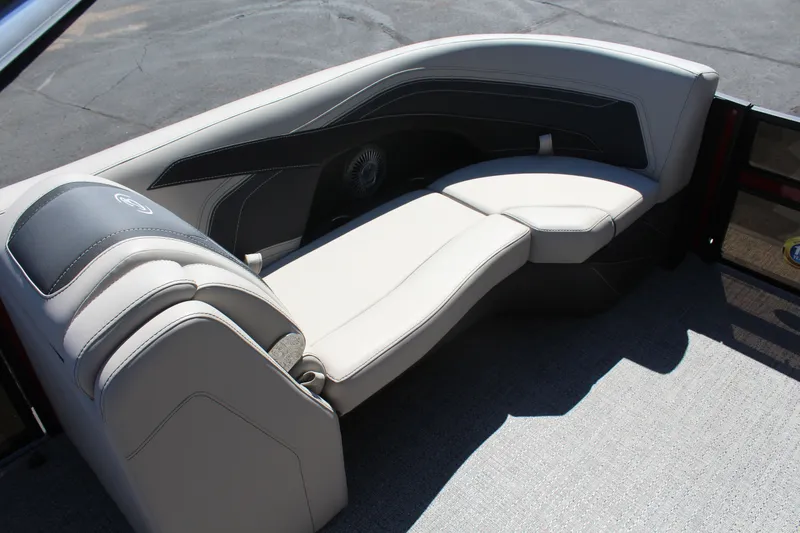 Slide: The Image of Barletta Cabrio22UC 2026 - 13