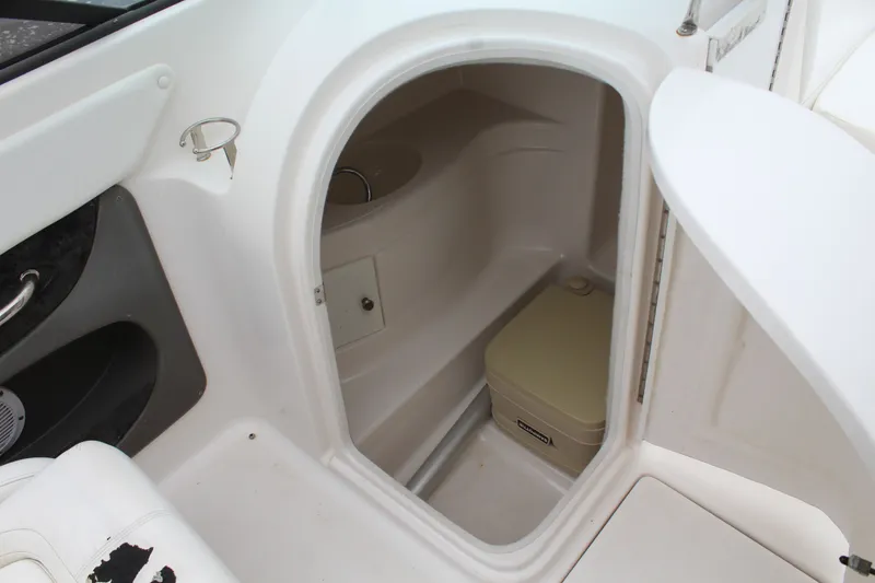 Slide: The Image of Regal 2400 Bowrider 2007 - 10