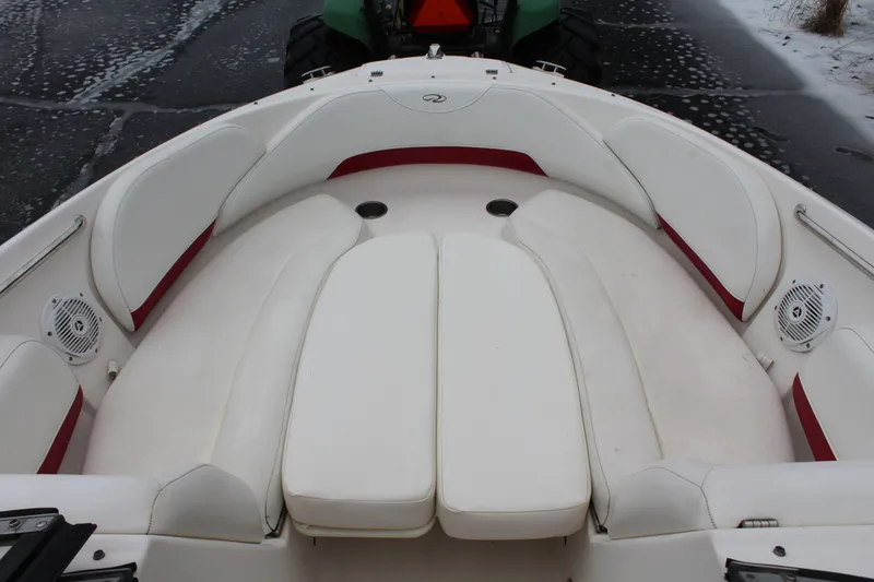 Slide: The Image of Regal 2400 Bowrider 2007 - 13