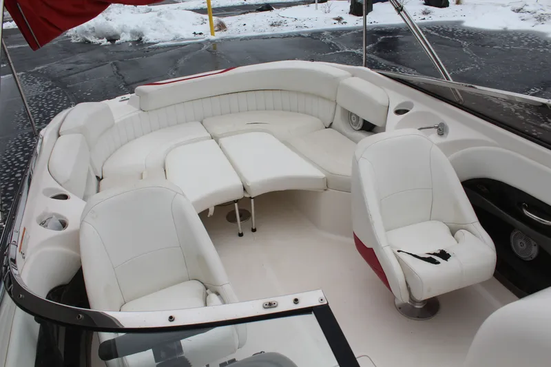 Slide: The Image of Regal 2400 Bowrider 2007 - 17