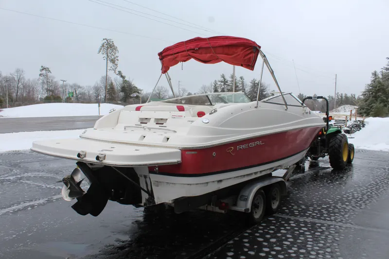 Slide: The Image of Regal 2400 Bowrider 2007 - 4