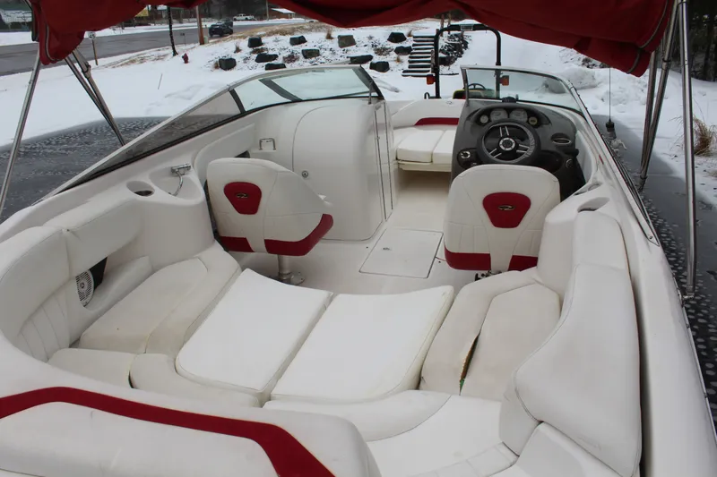 Slide: The Image of Regal 2400 Bowrider 2007 - 7