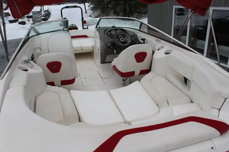 Slide: The Image of Regal 2400 Bowrider 2007 - 8