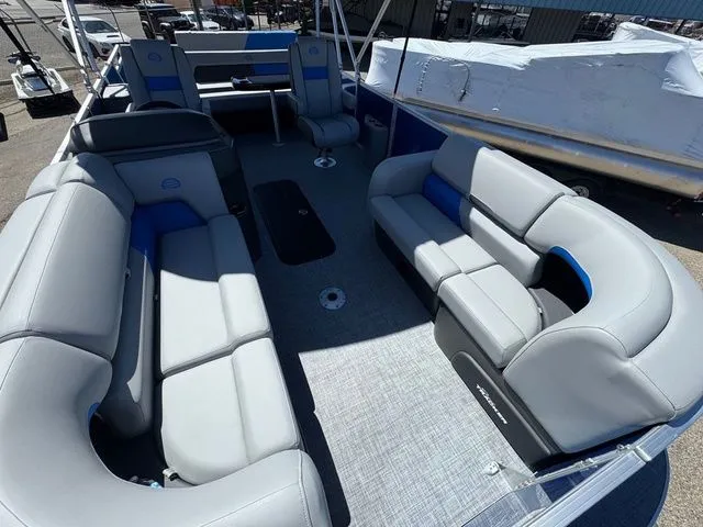 Slide: The Image of Sun Tracker Party Barge 22 RF XP3 2026 - 9