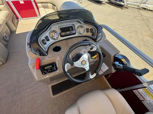 Slide: The Image of Sun Tracker Party Barge 22 DLX 2023 - 14