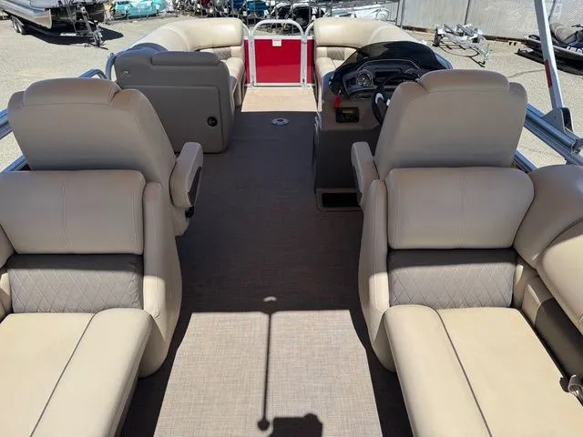 Slide: The Image of Sun Tracker Party Barge 22 DLX 2023 - 19