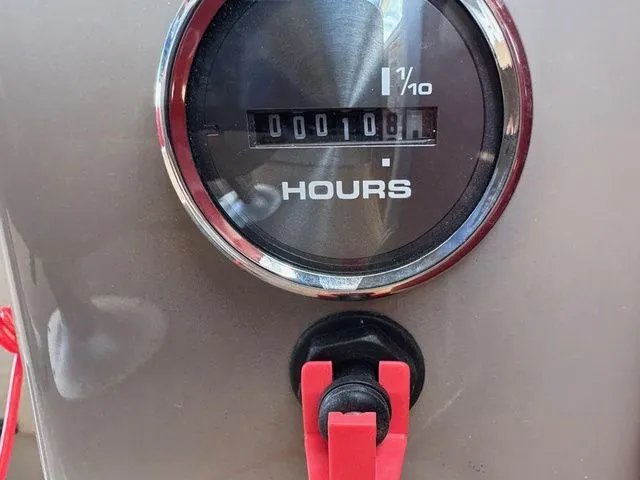 Slide: The Image of Sun Tracker Party Barge 22 DLX 2023 - 20