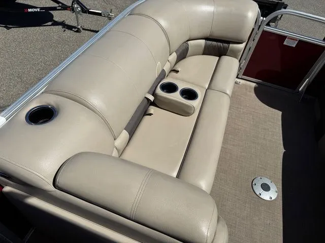 Slide: The Image of Sun Tracker Party Barge 22 DLX 2023 - 29