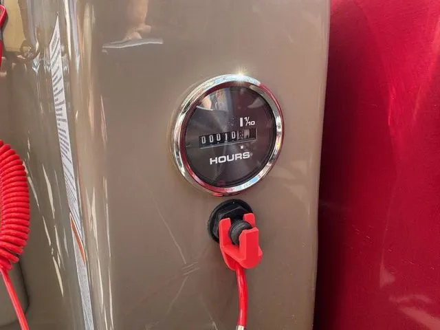 Slide: The Image of Sun Tracker Party Barge 22 DLX 2023 - 38