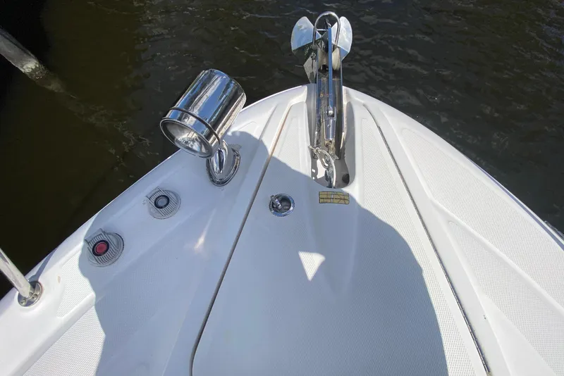 Slide: The Image of Bow of 2007 Sea Ray Sundancer 310 yacht with anchor and fittings. - 22
