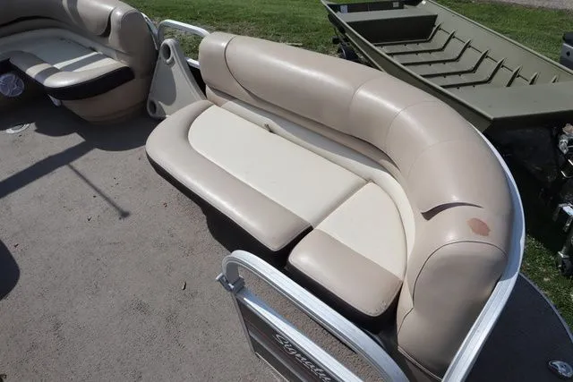 Slide: The Image of Sun Tracker Party Barge 20 DLX 2015 - 16