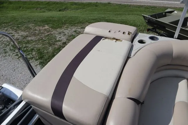 Slide: The Image of Sun Tracker Party Barge 20 DLX 2015 - 19