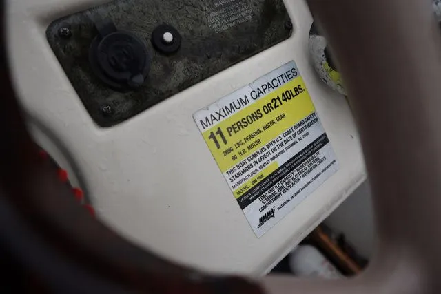 Slide: The Image of Bentley Pontoons 200 Fish 2004 - 6