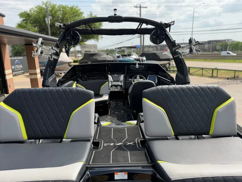 Slide: The Image of Tigé 22RZX 2022 - 13