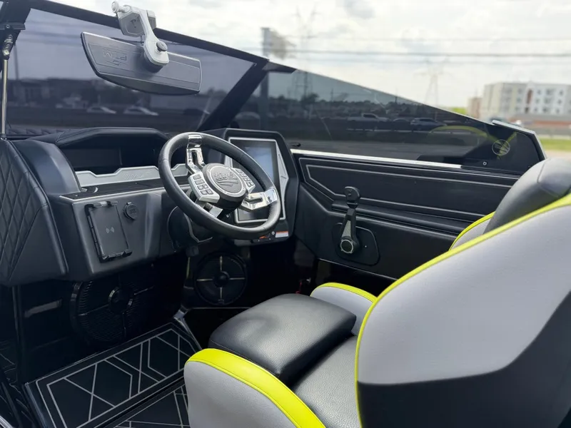 Slide: The Image of Tigé 22RZX 2022 - 15