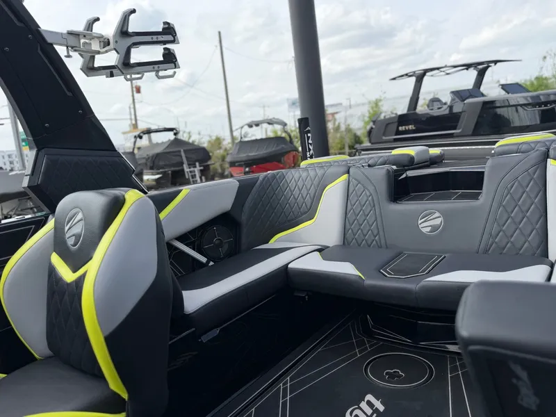 Slide: The Image of Tigé 22RZX 2022 - 18