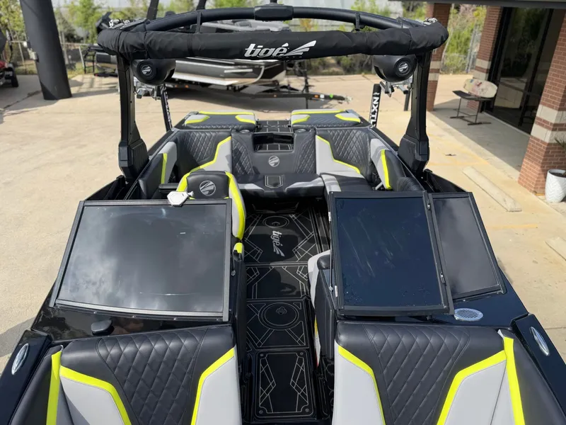 Slide: The Image of Tigé 22RZX 2022 - 20