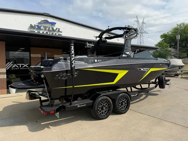 Slide: The Image of Tigé 22RZX 2022 - 3