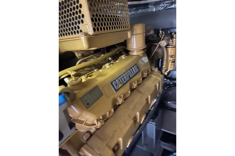 Slide: The Image of Engine room of 2000 Azimut 46 Flybridge MY with Caterpillar engine. - 113