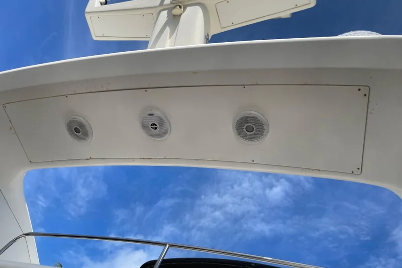 Slide: The Image of Azimut 46 Flybridge MY 2000 yacht speakers under blue sky. - 16