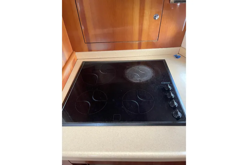 Slide: The Image of Stovetop in Azimut 46 Flybridge MY yacht kitchen, 2000 model. - 47