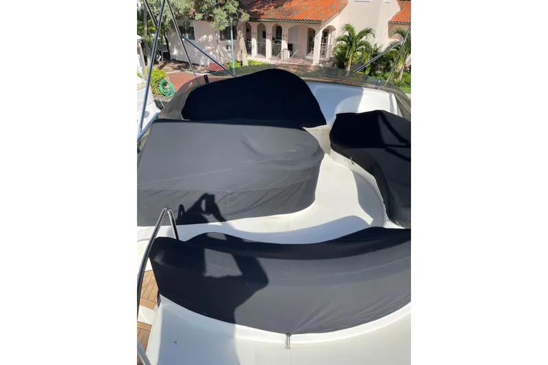 Slide: The Image of Azimut 46 Flybridge MY 2000 with covered seating area on deck. - 85