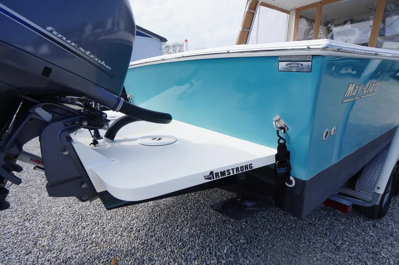 Slide: The Image of 2018 May-Craft 2700 Pilot XL boat with Yamaha four-stroke engine and Armstrong bracket. - 39